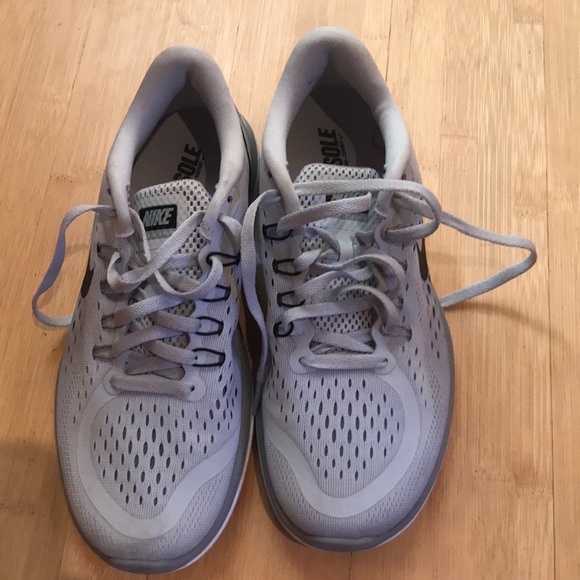 Nike Shoes - Women’s Nike